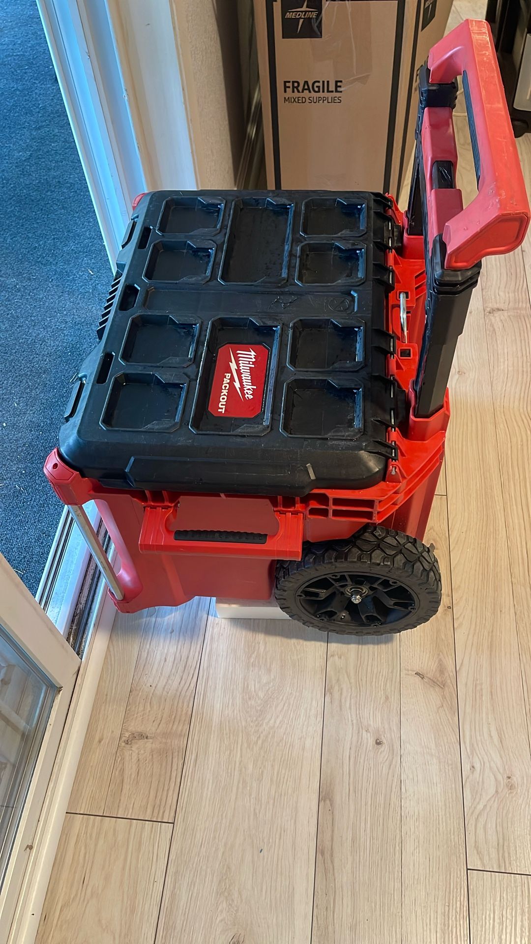 Milwaukee Pack Out Rolling Box
