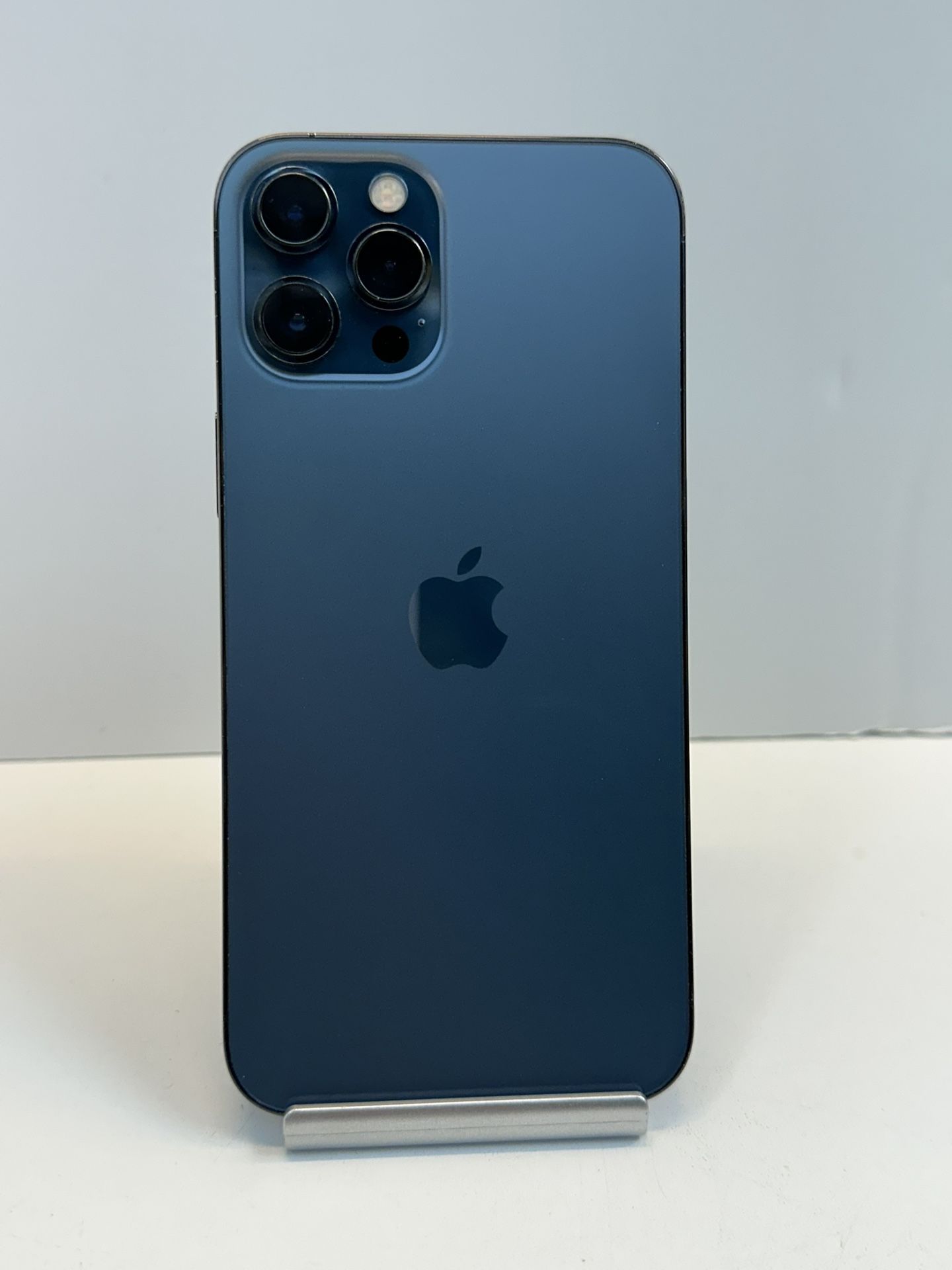 Apple iPhone 12 PRO MAX 128gb. ( Fully Unlocked )