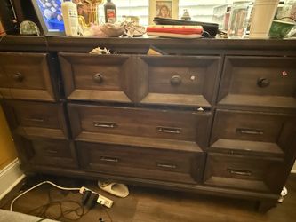 Dresser