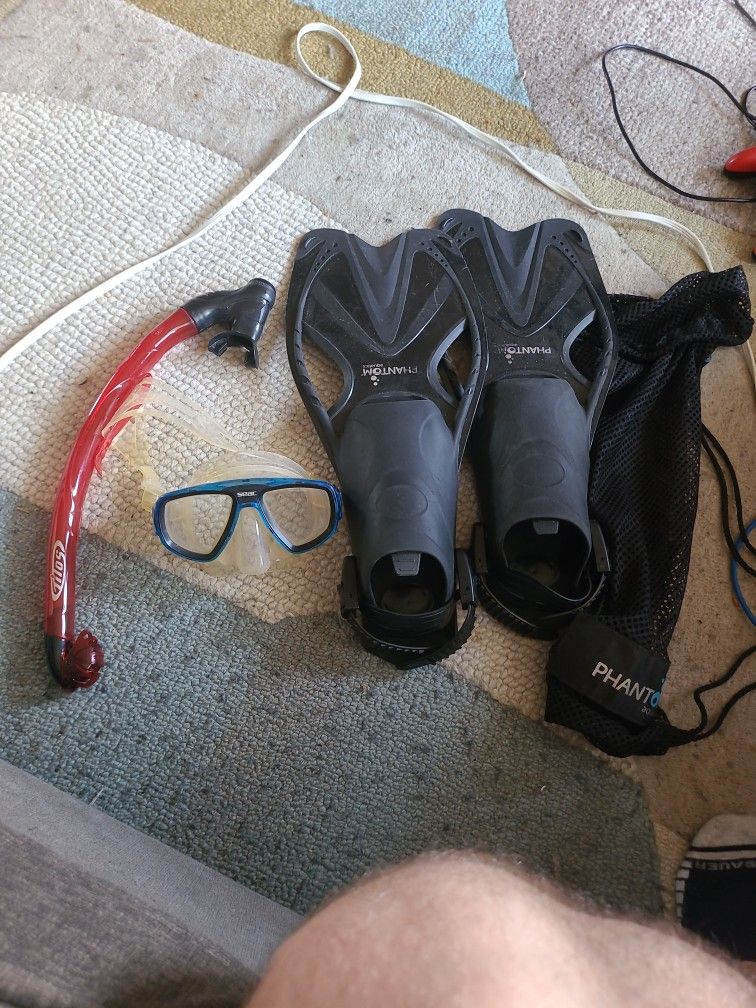 Phantom Aquatic Snorkel Set M/XL Fits Sz 10 Shoes Imo