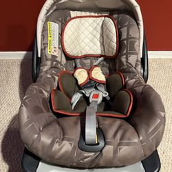 Chicco Baby Car Seat 