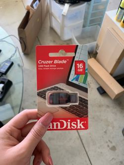 Cruze Blade USB Flash Drive