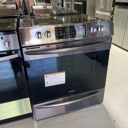 Frigidaire Gallery Black Stainless Steel 30” Front Control Electric Range 