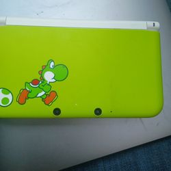 Nintendo 3DS XL Yoshi special edition