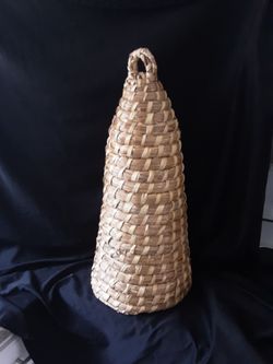 Vintage extra tall Bee Skep 26"  Great Condition
