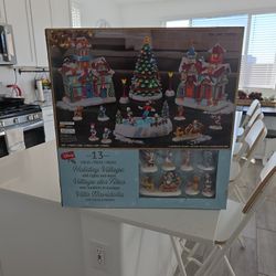 DISNEY 13 Piece HOLIDAY VILLAGE 