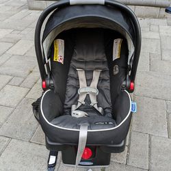 Rear Facing Infant Car Seat - Graco Snugride 35