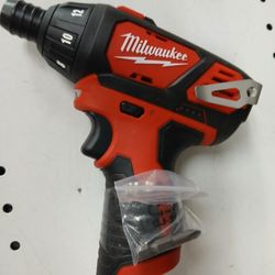 Milwaukee new Screwdriver 12M