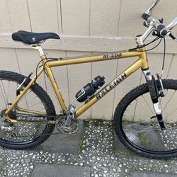 aluminium bike everything works good fast bike tires size 26”