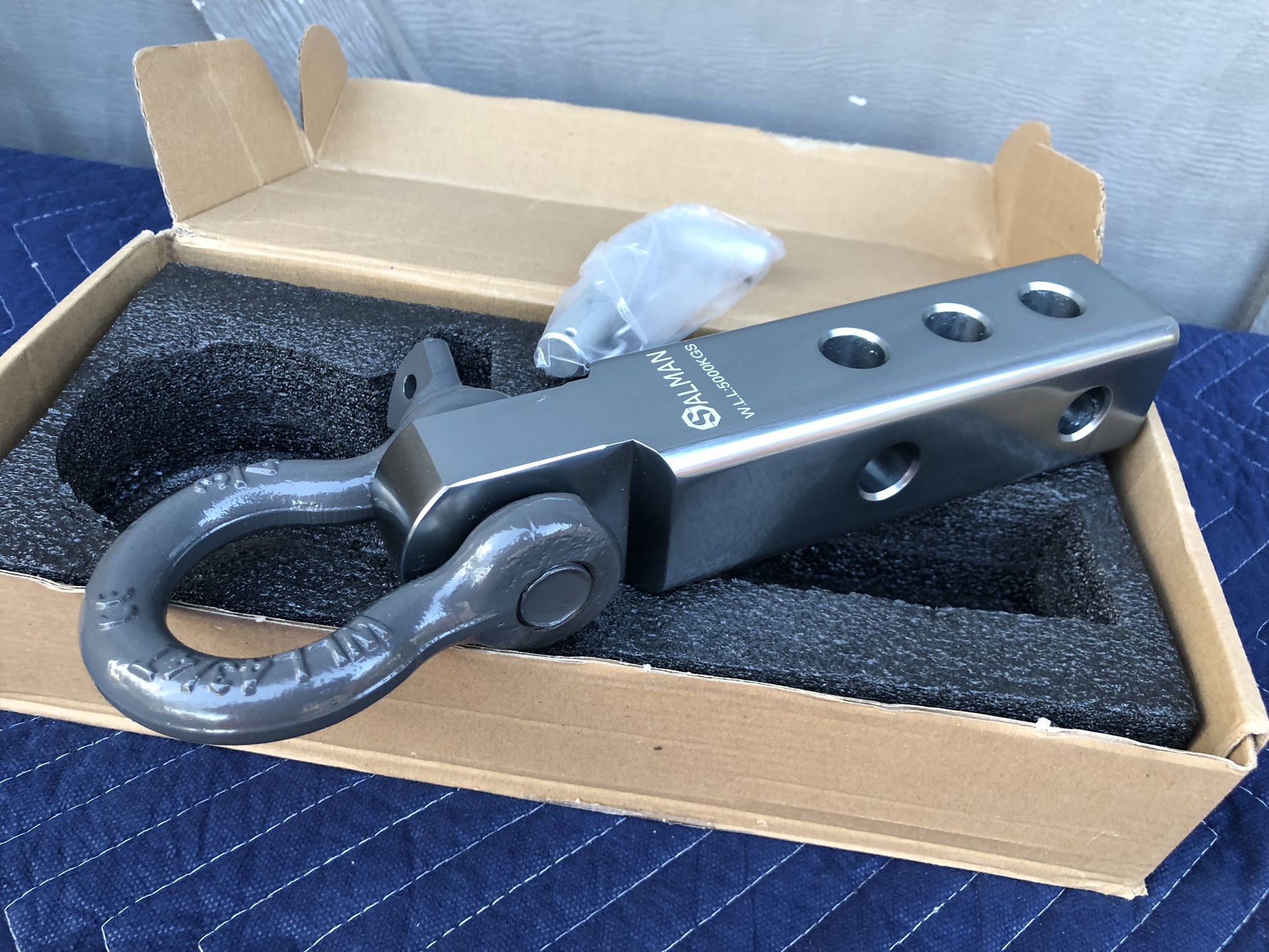 11,000 LBS Aluminum Alloy 6061 Long Hitch Receiver and Bow-Shackle and Pin