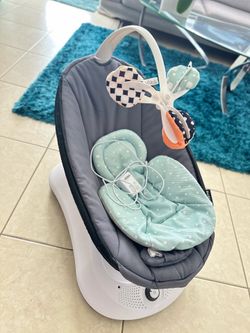 4moms RockaRoo Baby Rocker with Front to Back Gliding Motion