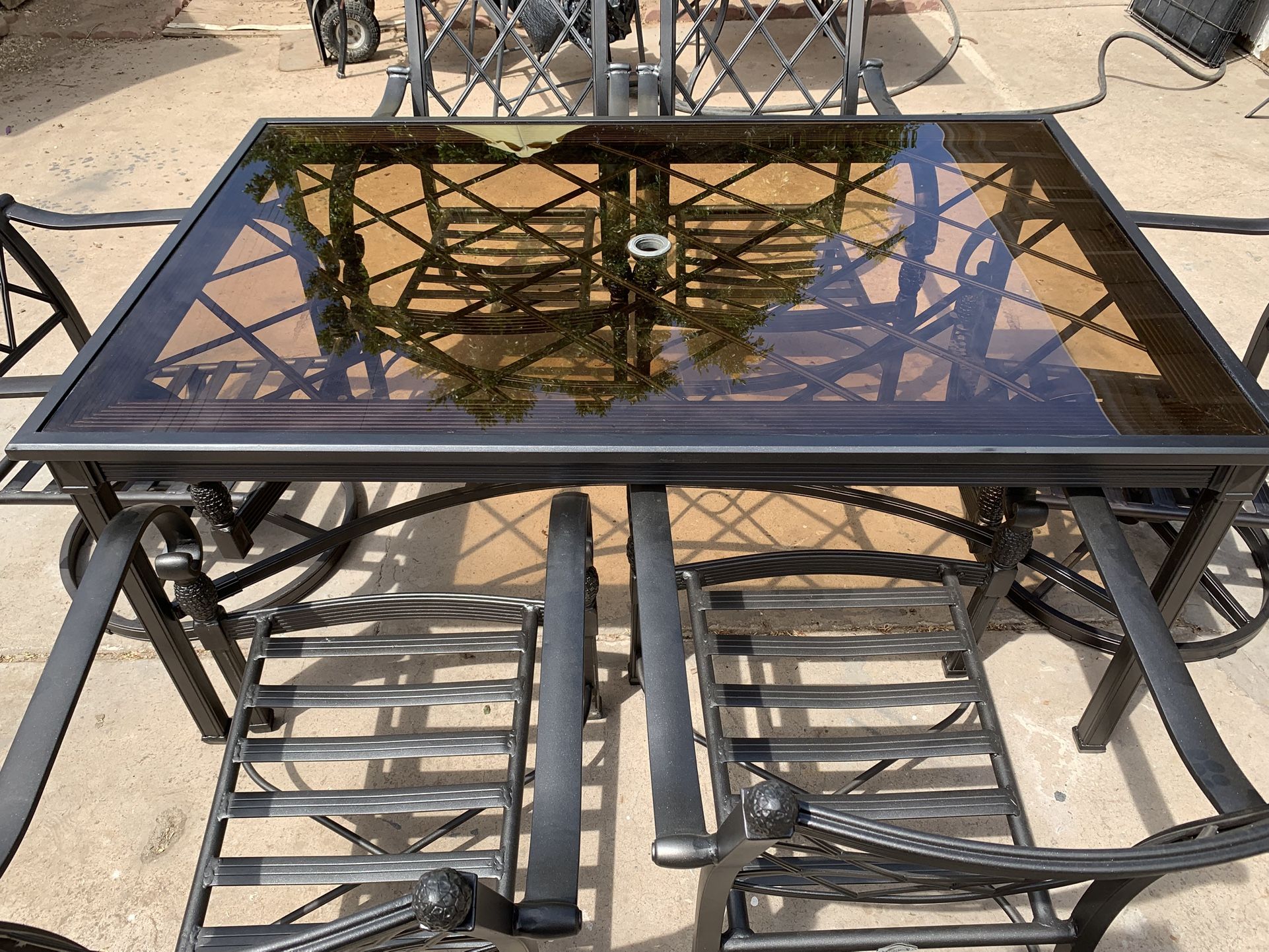 Very Clean Beautiful Nice Glass & Metal Hampton Bay Patio Set