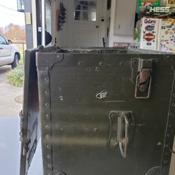 Old MILITARY BOX !
