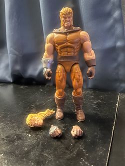 Marvel Legends Sabertooth