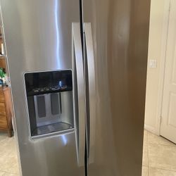 Stainless Steel Whirlpool Fridge 