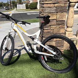 Specialized Full Suspension MTB – 27.5 wheels