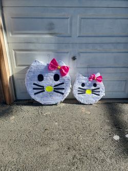 Hello KITTY pinata
