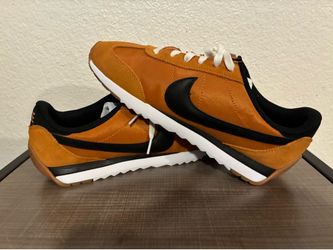 Nike Pacific men’s size 9.5 / women’s 11