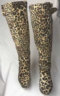 Leopard boots size 10! Built for comfort! Rare-So gorgeous