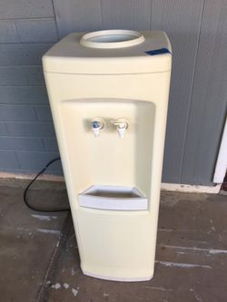 Dispenser Water 