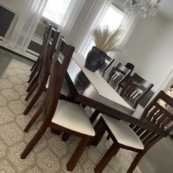 Table Set With 8 Chairs