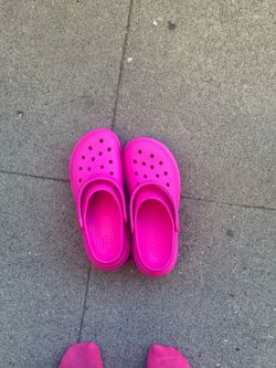 Crocs Classic Clogs in Hot Pink mens 10
