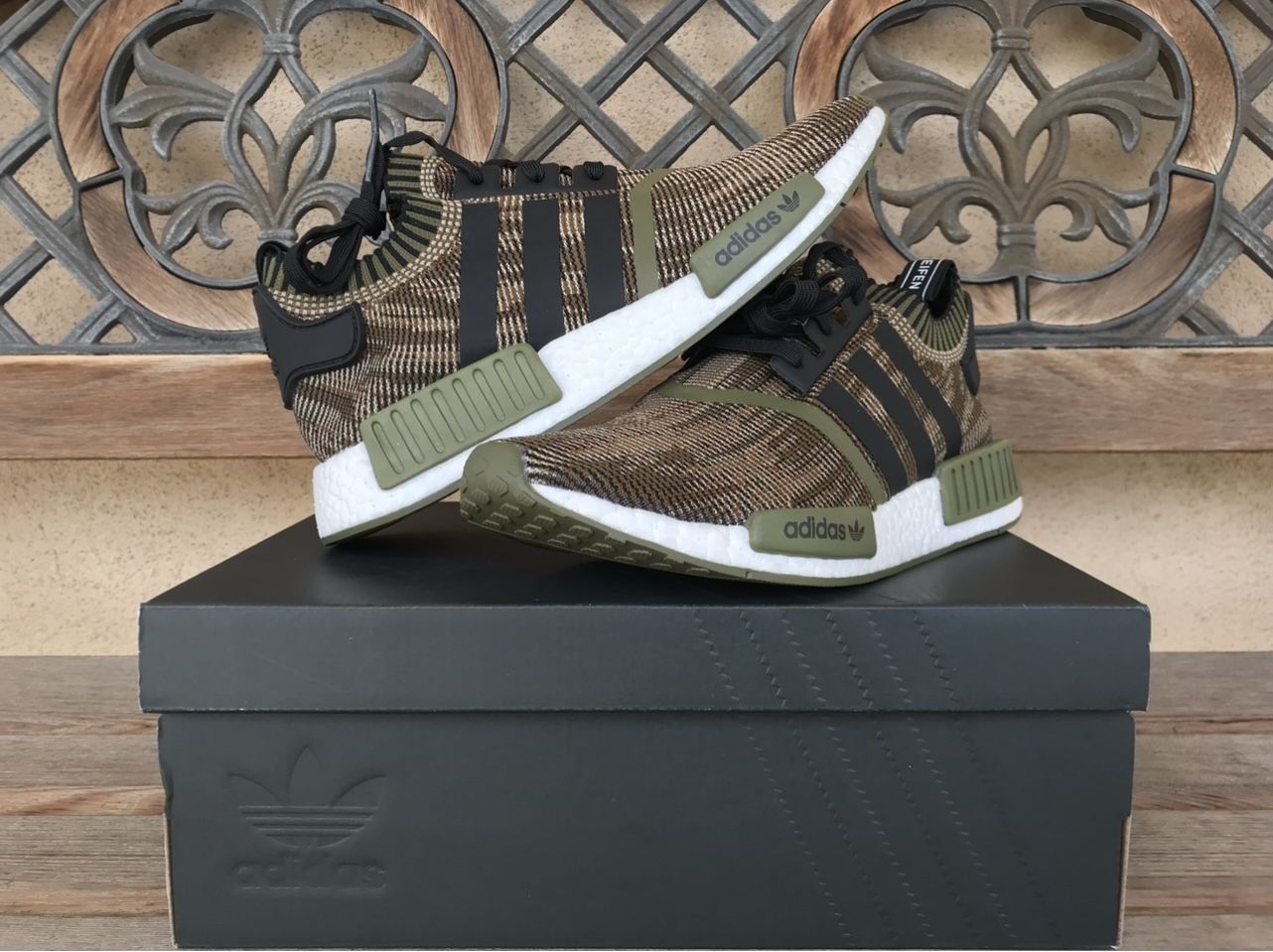 Adidas NMD R1 Primeknit Size 9.5 DS Brand New