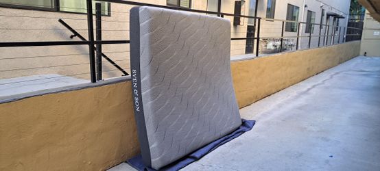 Sven and Son Signature King Size Mattress.