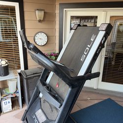 Sole F80 Treadmil