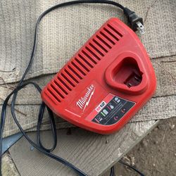 Milwaukee Battery Charger