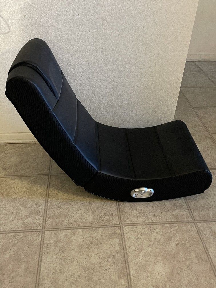 GAME ROCKER CHAIR
