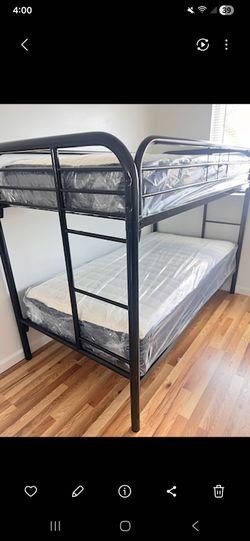 Nueva en su caja Incluye colchones