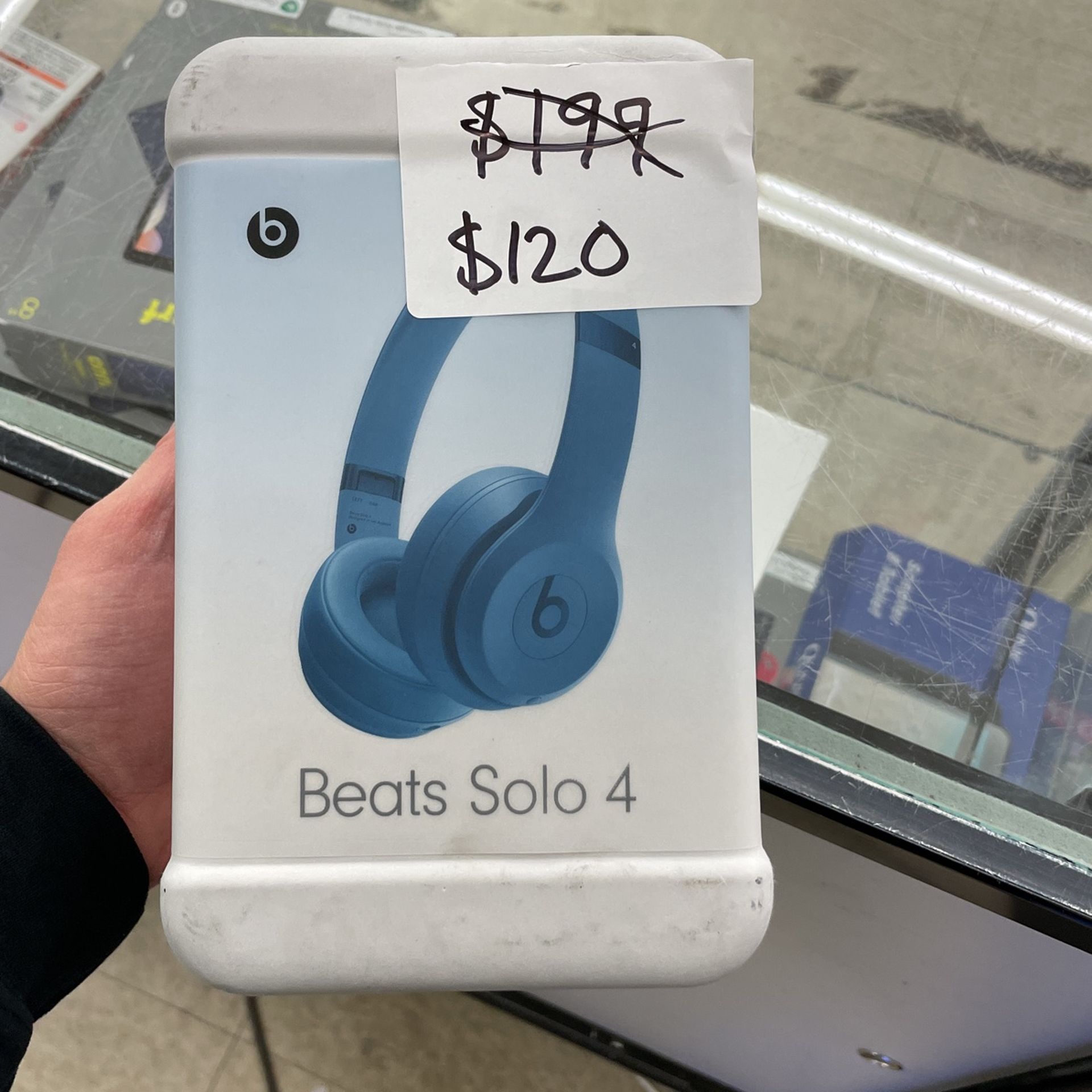 Beats Solo 4