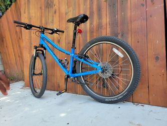 24" Mountain Bike – Specialized (Great Condition, Ready to Ride)