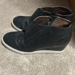 L’Paolo Black Leather Wedge Shoes Size 8.5