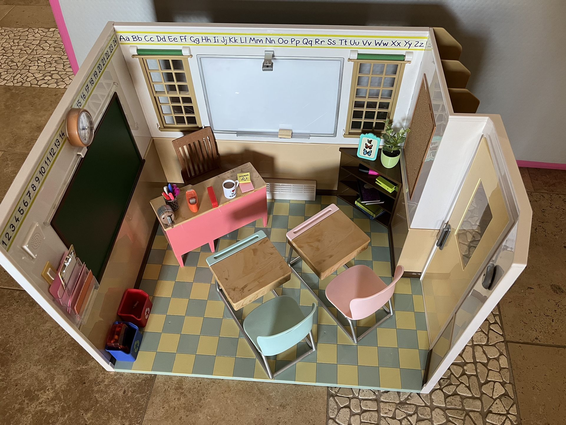 Our generation awesome academy school room for 18 in dolls sale