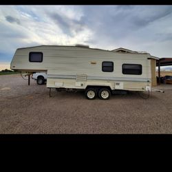 1993 26' Prowler 5th Wheel RV