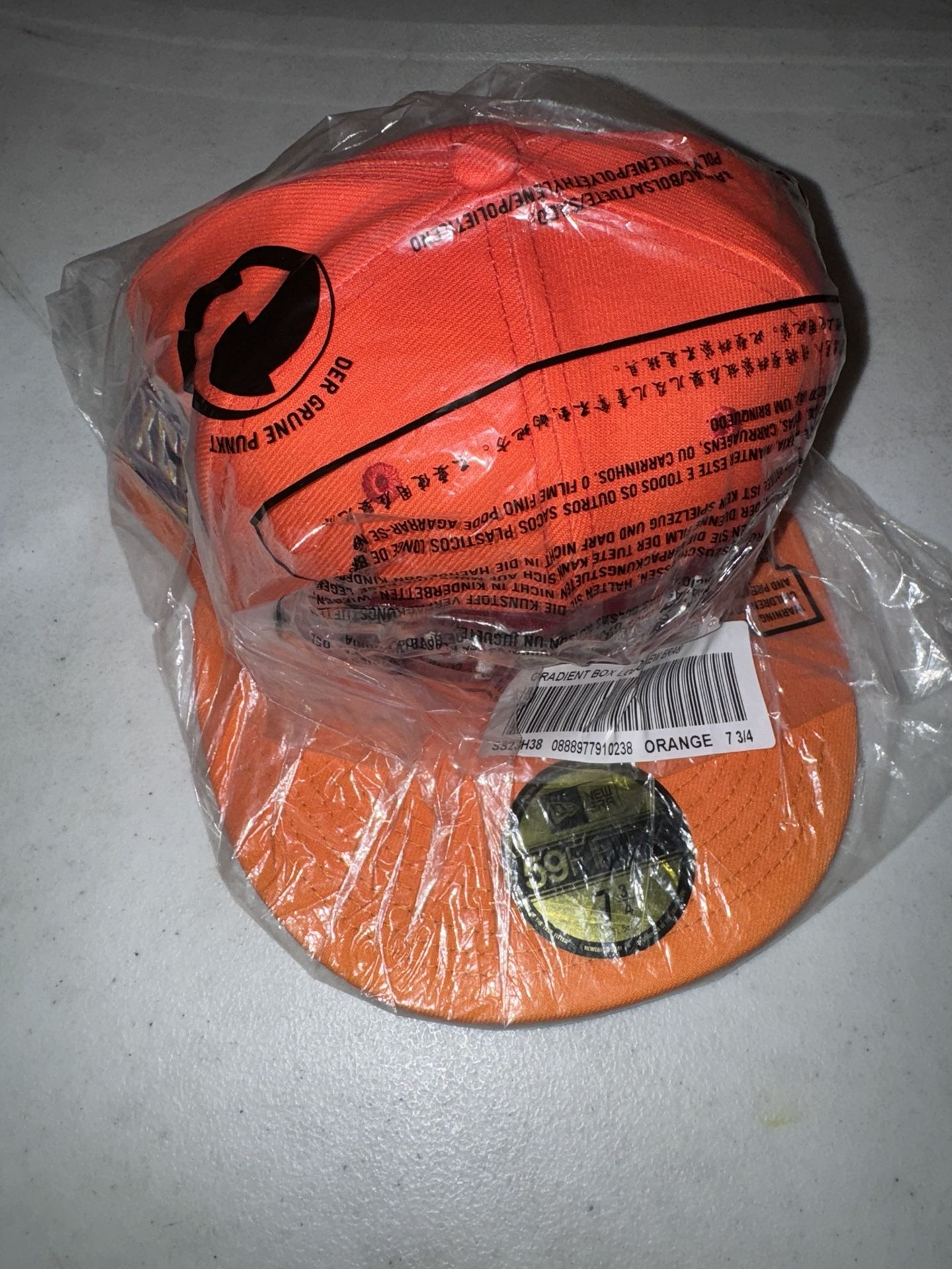 Supreme New Era Gradient Box Logo Fitted