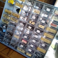 Screw Case Shelf Holder 