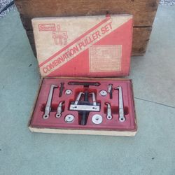 SNAP ON Combination Puller Set. In Original  Box,