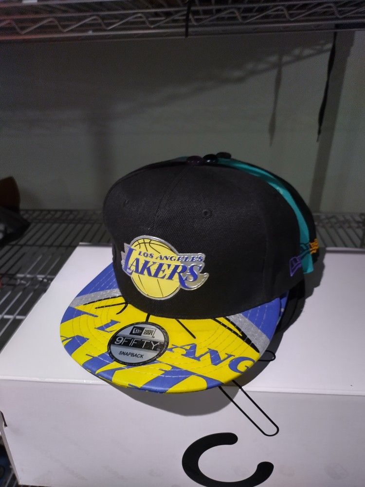 Los Angeles Lakers (Never Worn)