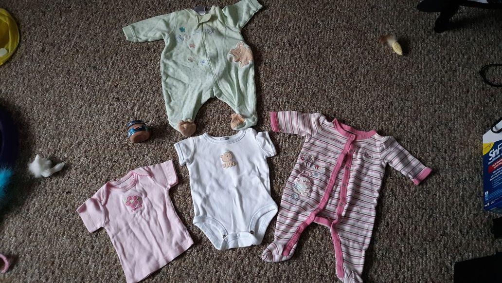 Free Baby clothes, 1 can of baby food beef