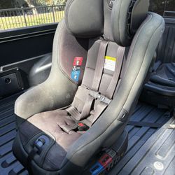 Nuna Convertible Car Seat – Excellent Condition