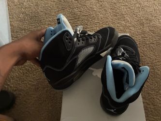 UNC’S Air Jordan 5s Retro Size 11