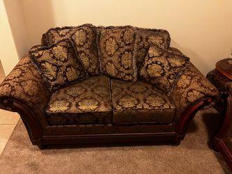 Beautiful 3-Piece Living Room Set – $700 OBO