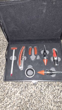 Wine Accessories Kit