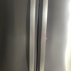 Refrigerator. Whirlpool 