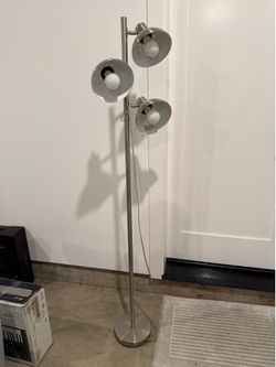 Standing Lamp (Silver)