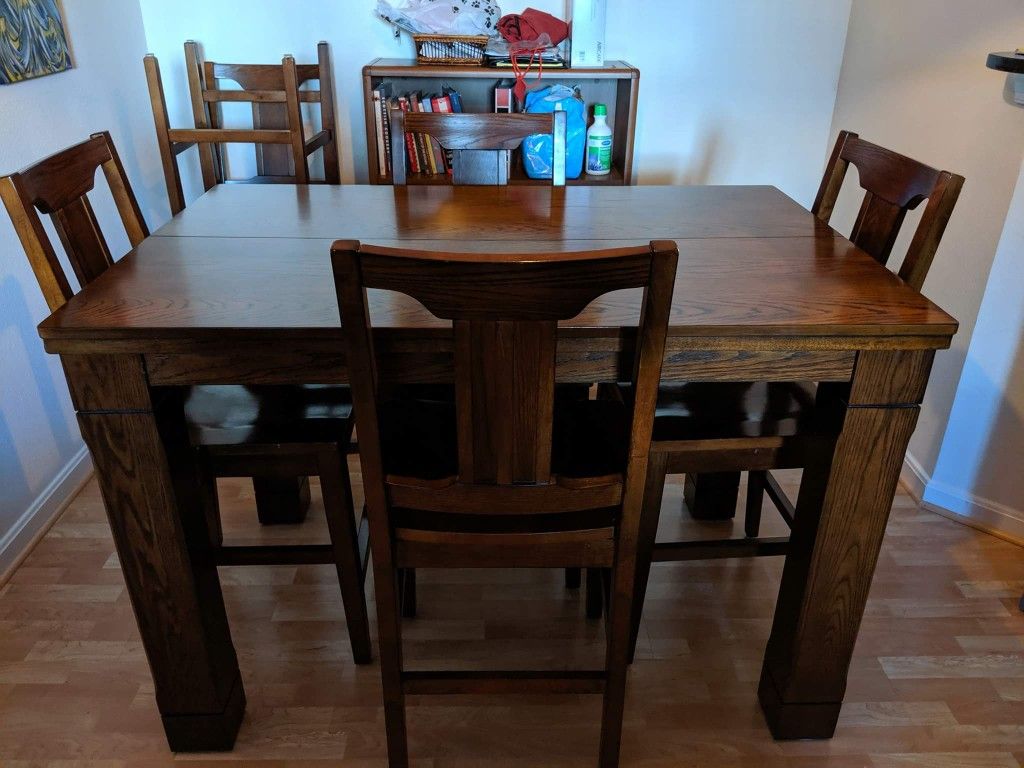 Dining Table Set w/ built-in mechanical leaf $450 OBO