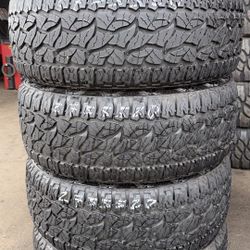 275//55//20 
Forceland At XL
90% de vida 
Dot 25